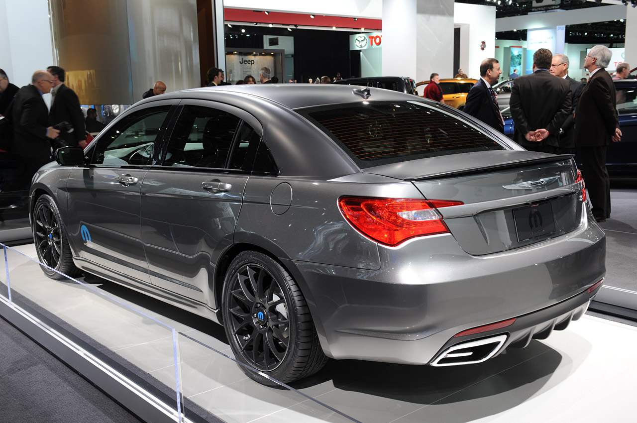 mopar_chrysler_200_super_s_02_103.jpg