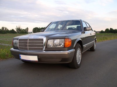 Mercedes w126 1.jpg