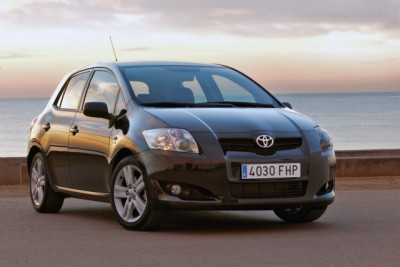 toyota auris.jpg